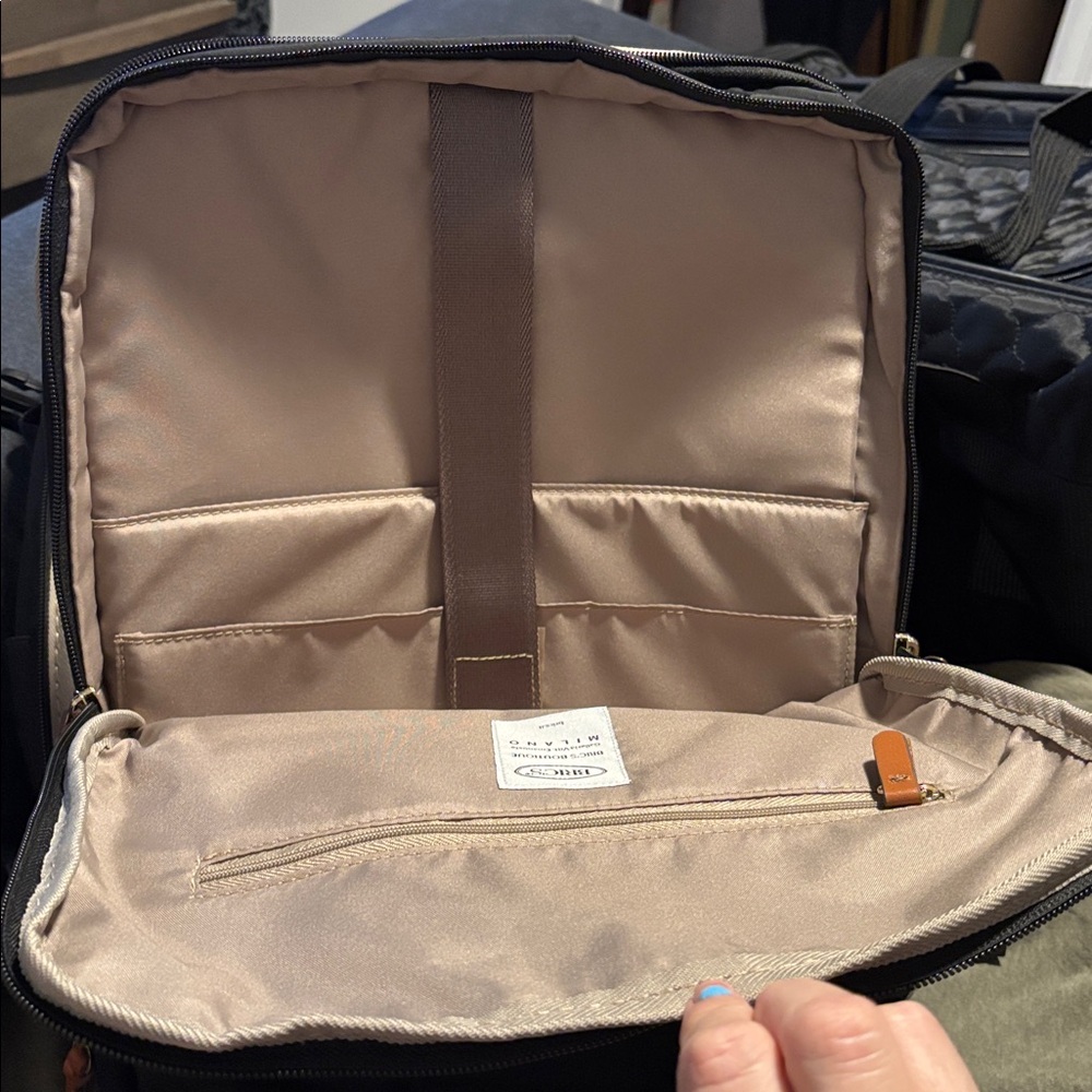 Bric’s black X-TRAVEL MONTAGNA BACKPACK new without tags - Picture 9 of 12